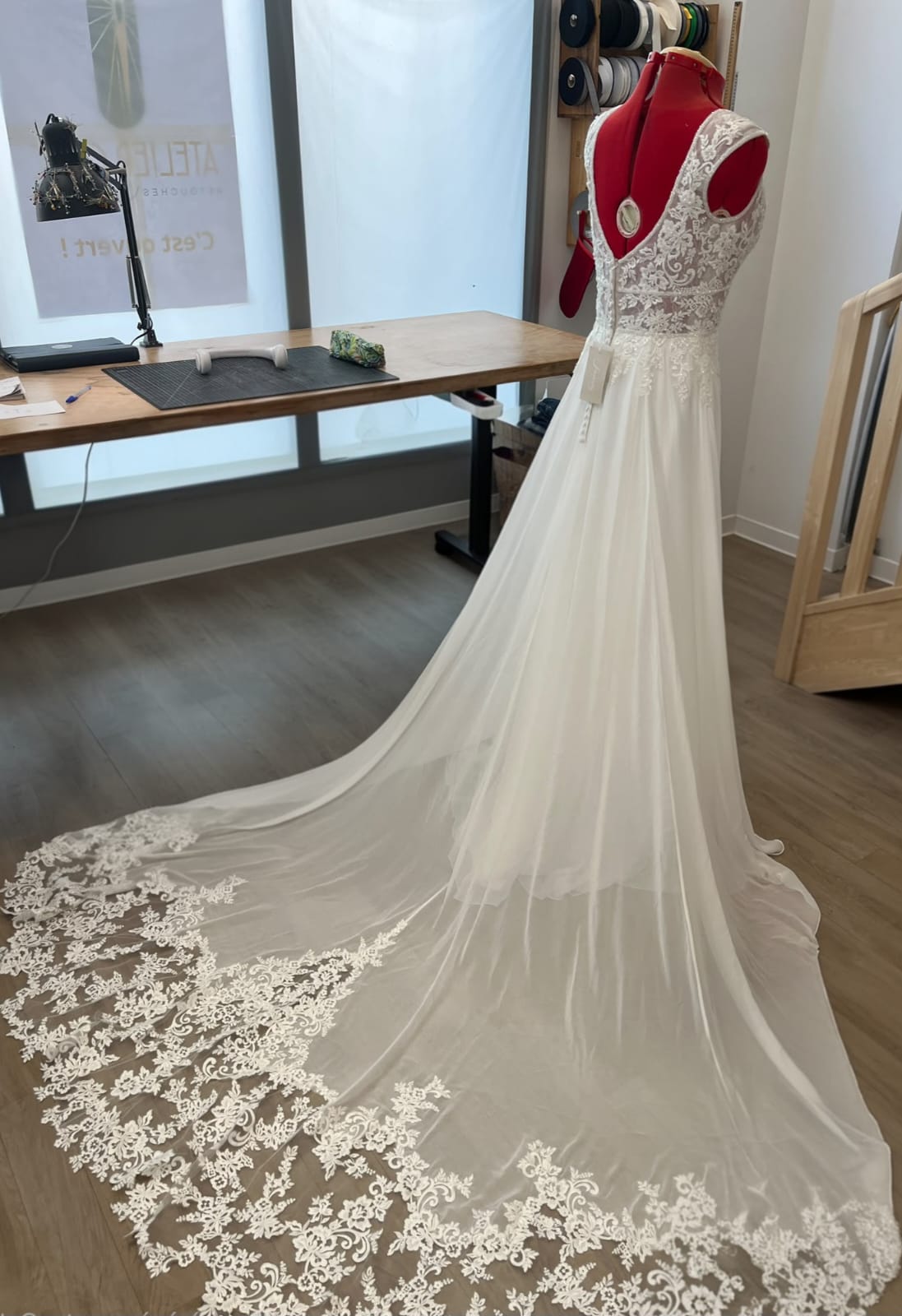 photo d'une robe retouché par l'atelier CLUC